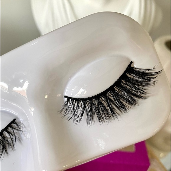 Luxe 3D Mink Lashes Fluffy Fake Eyelash Palm - Picture 2 of 4